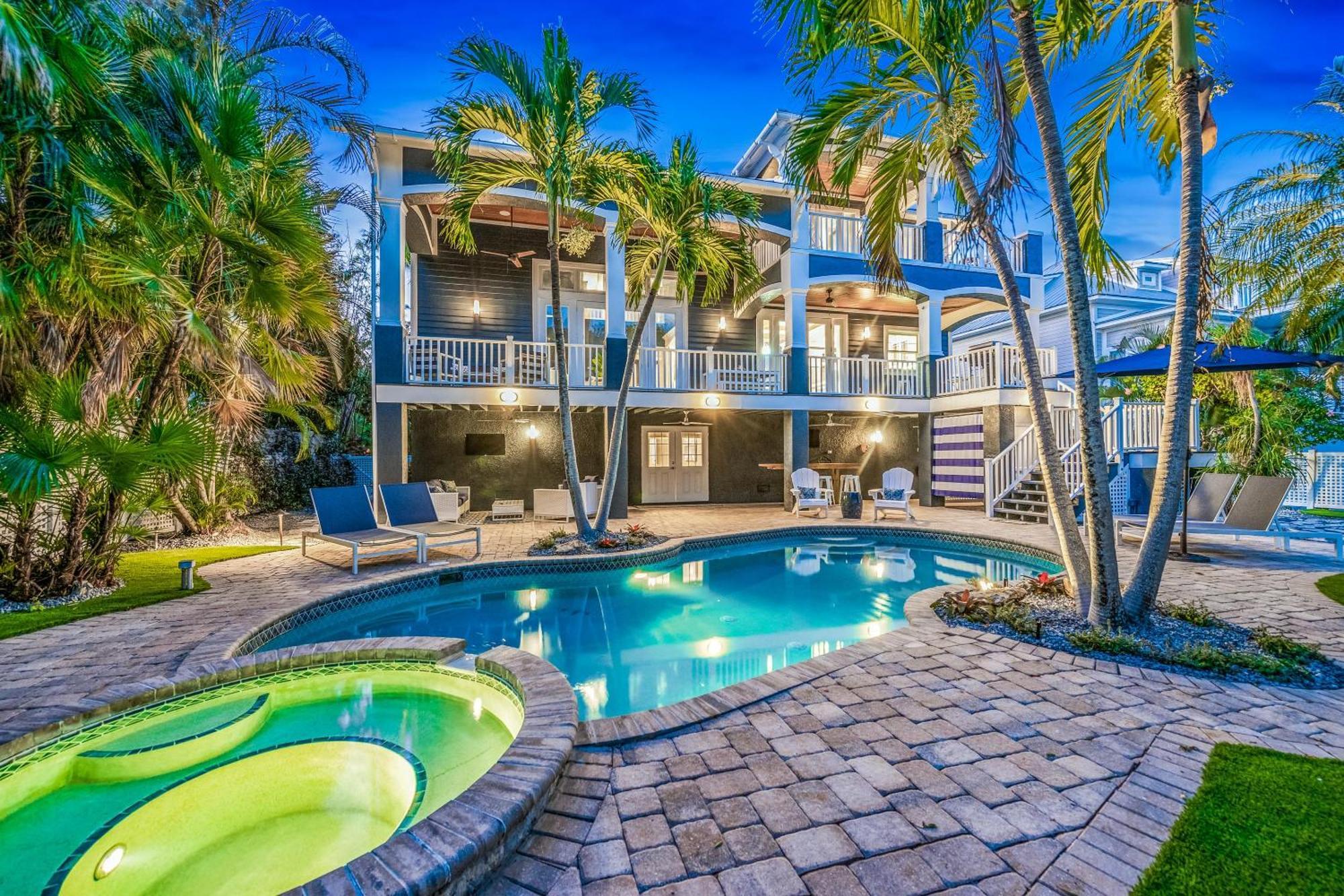 Castle Azul Villa Anna Maria Exterior photo
